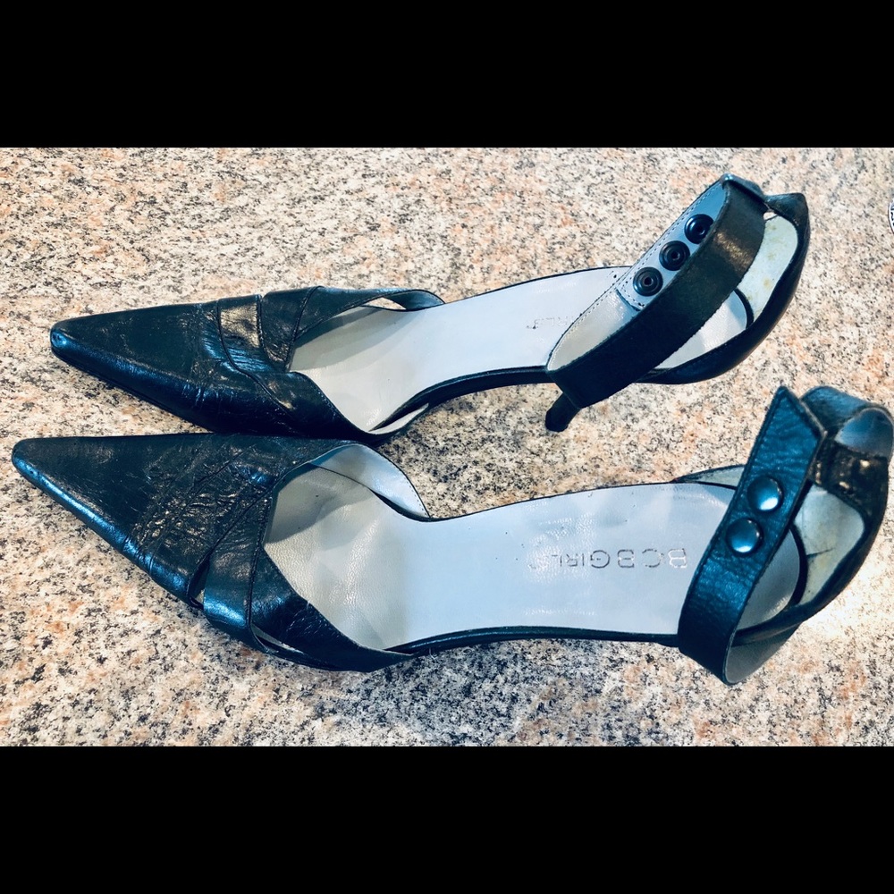 BCBG Girls Black Pointy Shoes w/ankle wrap